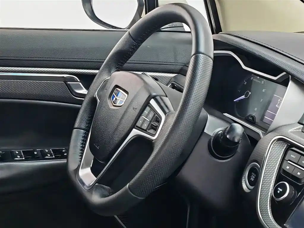 Geely Emgrand GS 2017 — фото 22