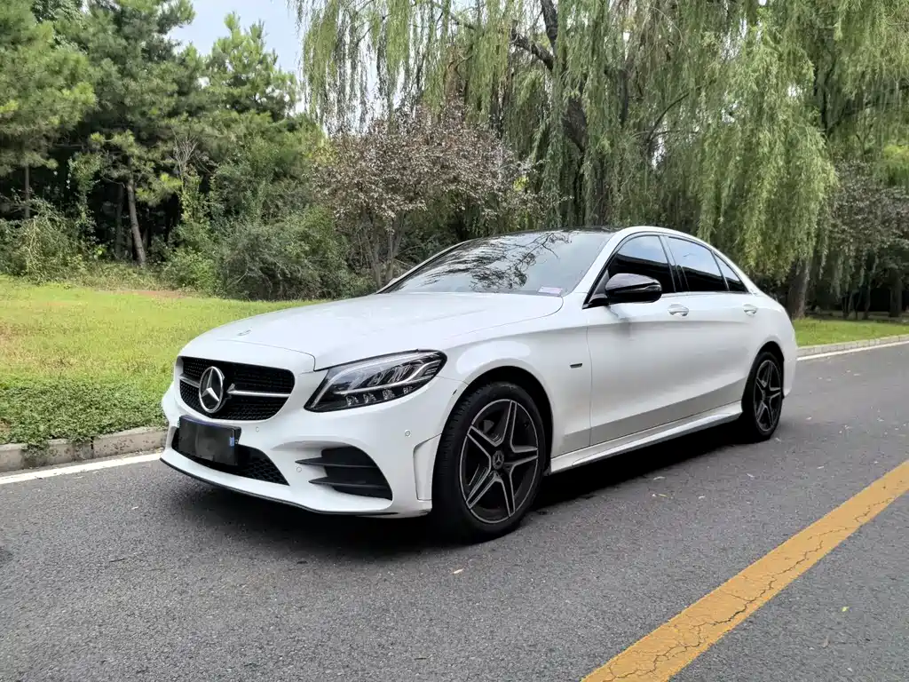 Mercedes-Benz C-Class 2021