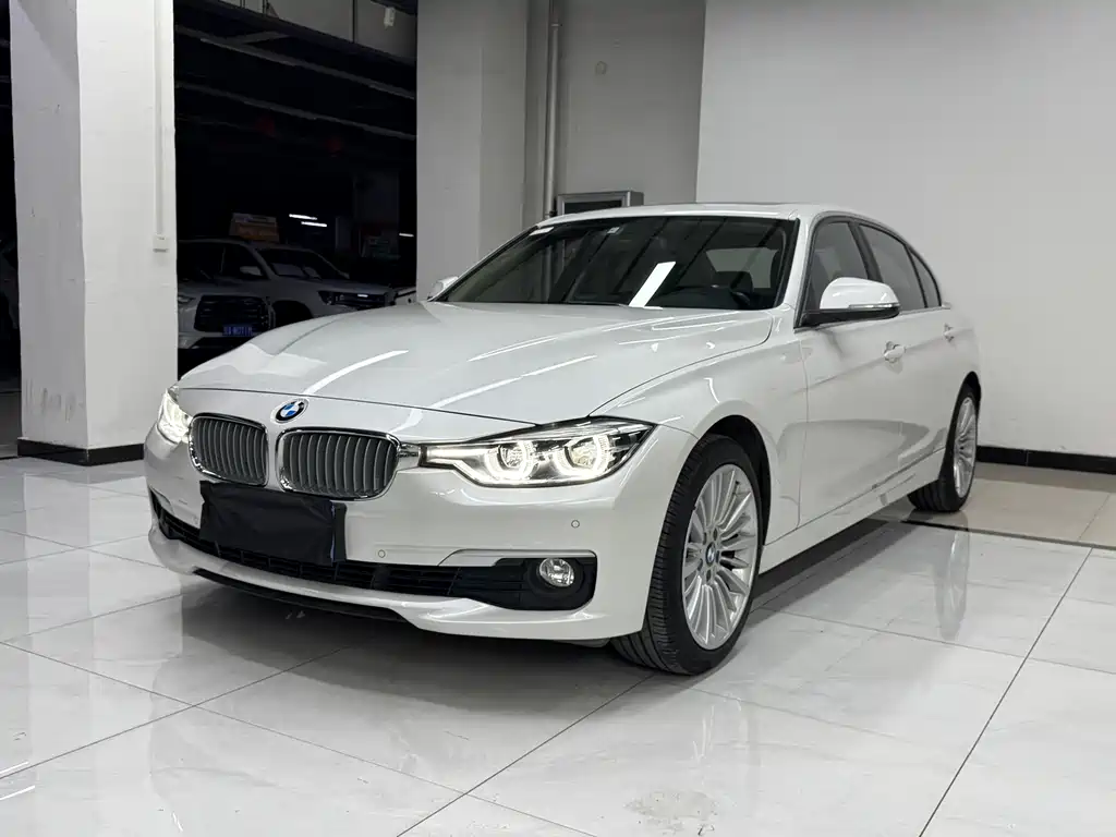 BMW 3 Series 2018 — фото 1