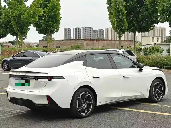 Lynk & Co 07 EM-P 2024