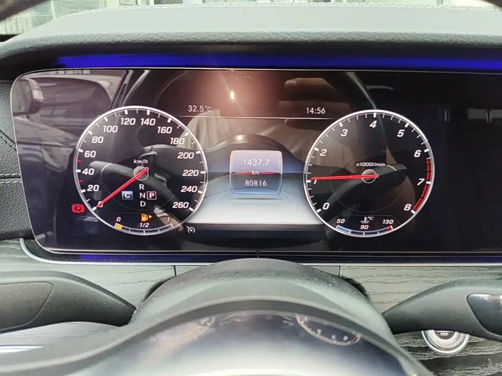 Mercedes-Benz E-Class 2020 — фото 12