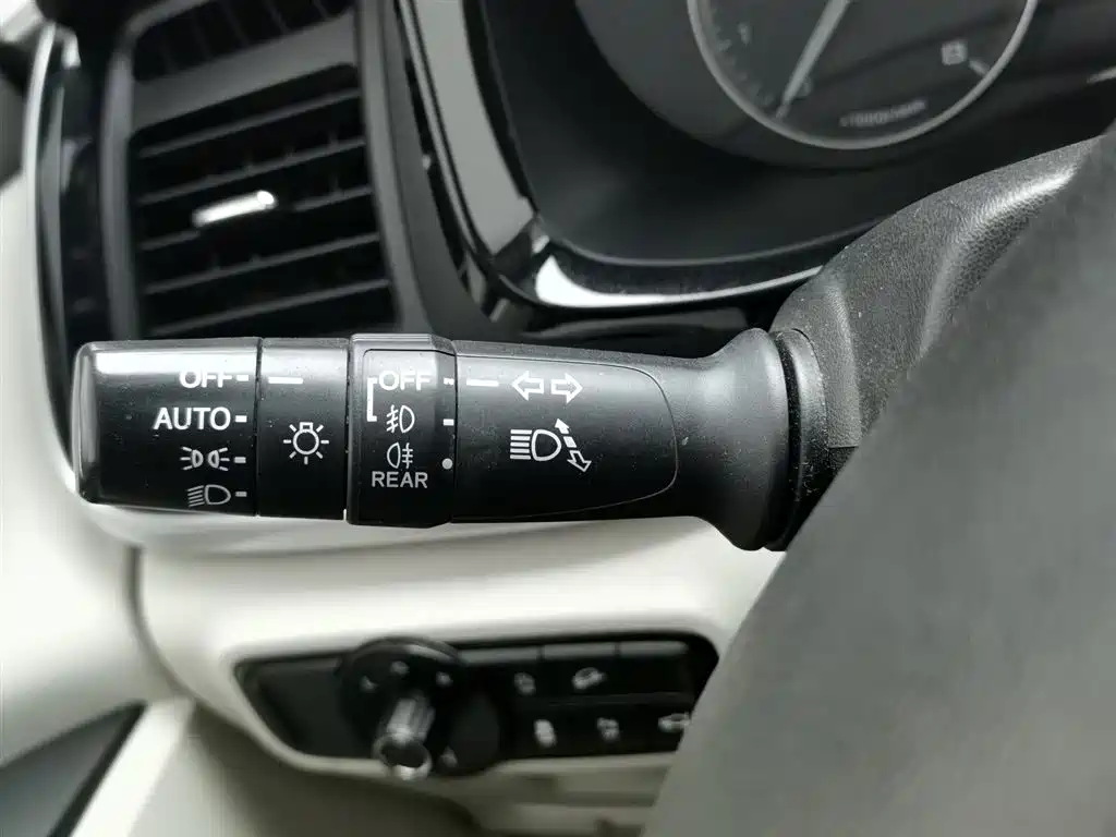 GAC Motor Trumpchi M8 2019 — фото 21