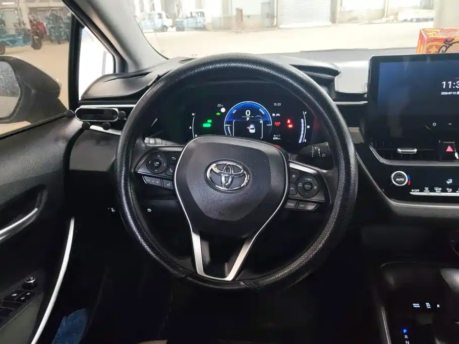 Toyota Corolla 2023 — фото 15
