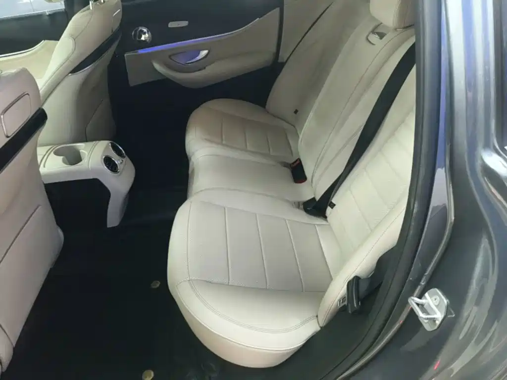 Mercedes-Benz E-Class 2017 — фото 17