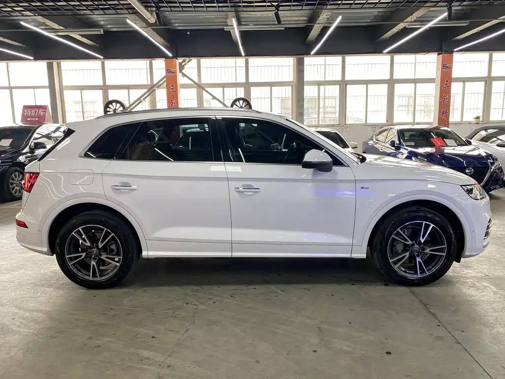 Audi Q5L 2020 — фото 4