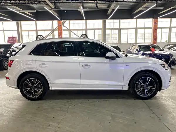 Audi Q5L 2020