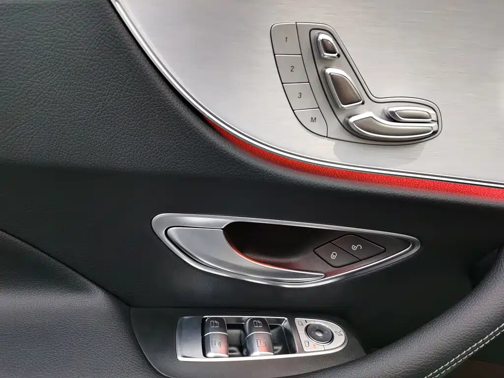 Mercedes-Benz E-Class 2025 — фото 11