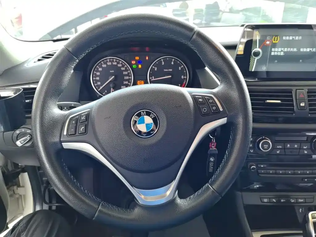 BMW X1 2016 — фото 11