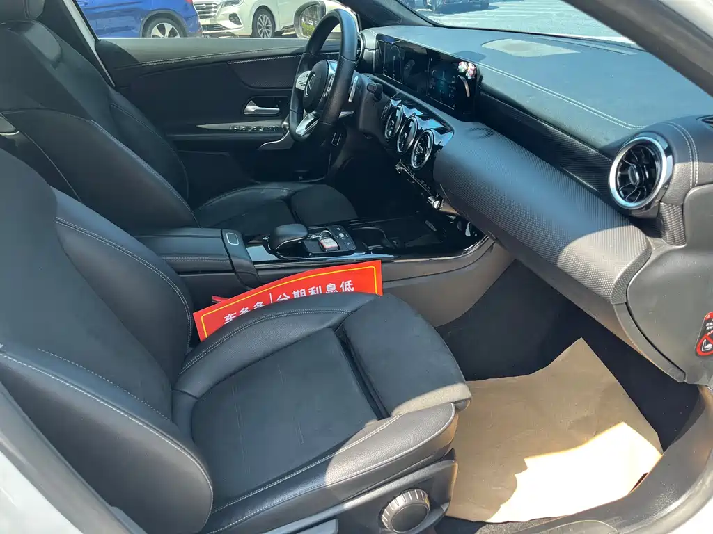 Mercedes-Benz A-Class 2019 — фото 12