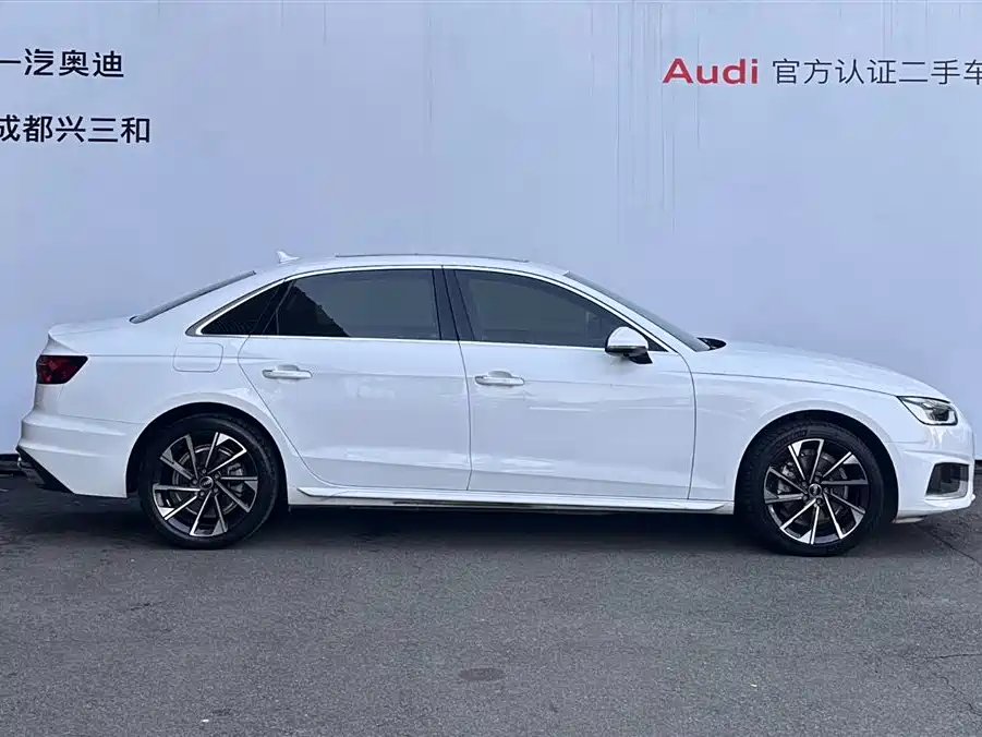 Audi A4L 2022 — фото 3