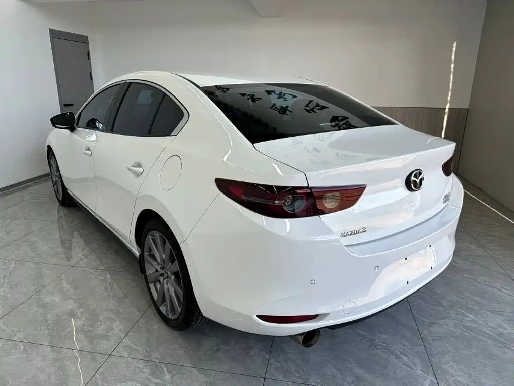 Mazda 3 Axela 2023