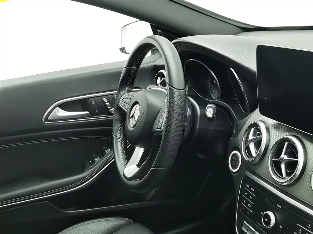 Mercedes-Benz CLA 2018 — фото 22