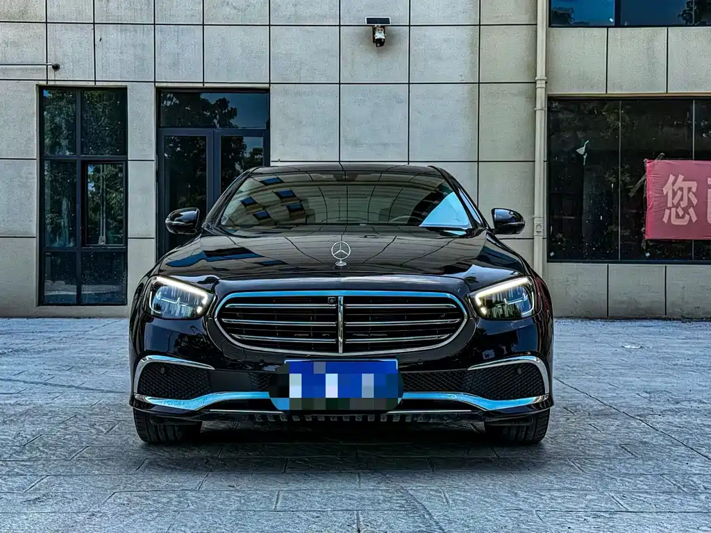 Mercedes-Benz E-Class 2022
