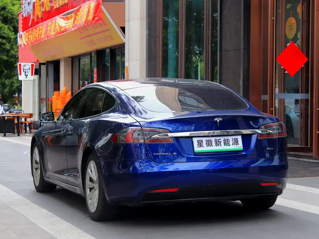 Tesla Model S 2018 — фото 19