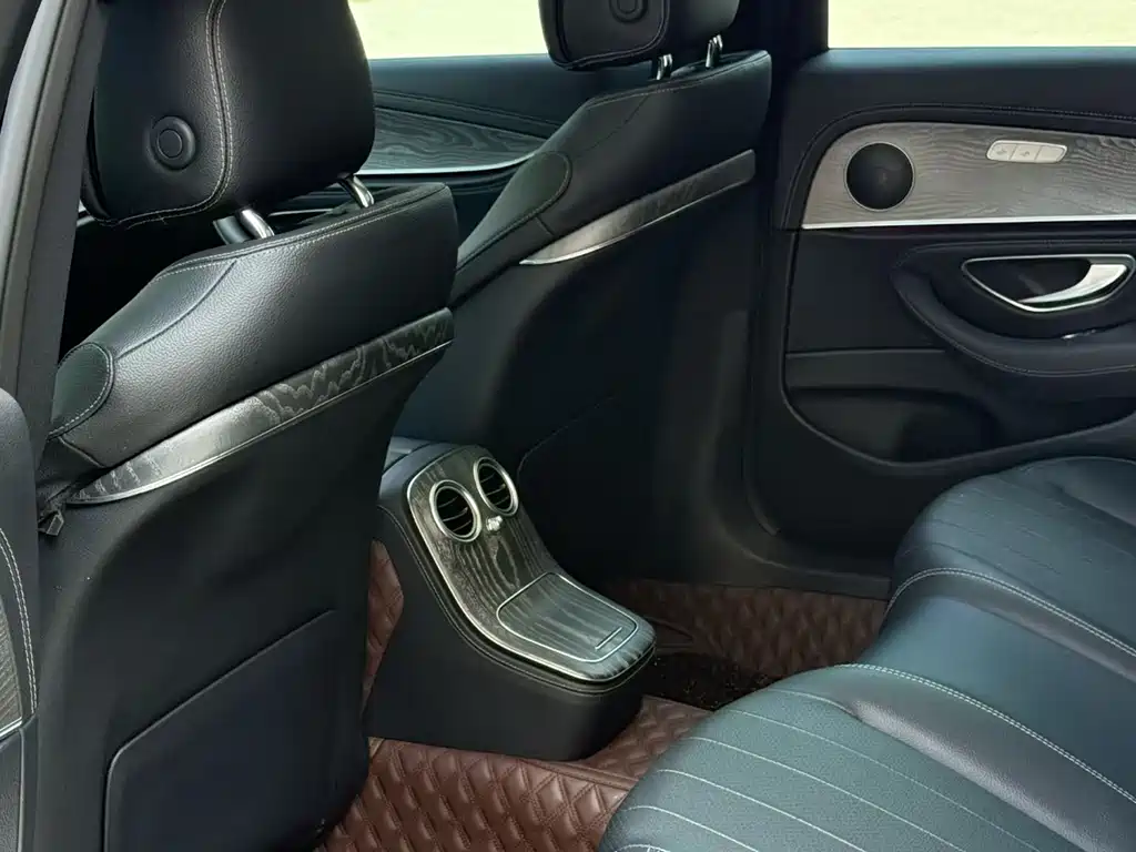 Mercedes-Benz E-Class 2022