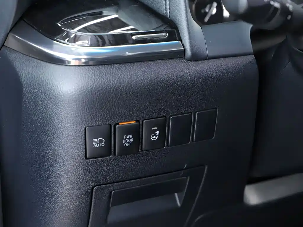 Toyota Vellfire 2021 — фото 8