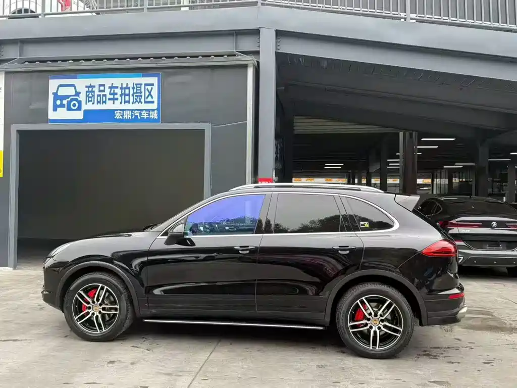 Porsche Cayenne 2015 — фото 6