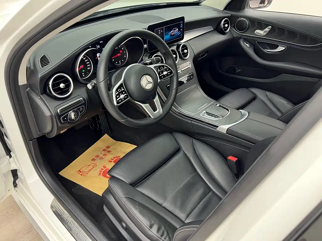 Mercedes-Benz C-Class 2018 — фото 20