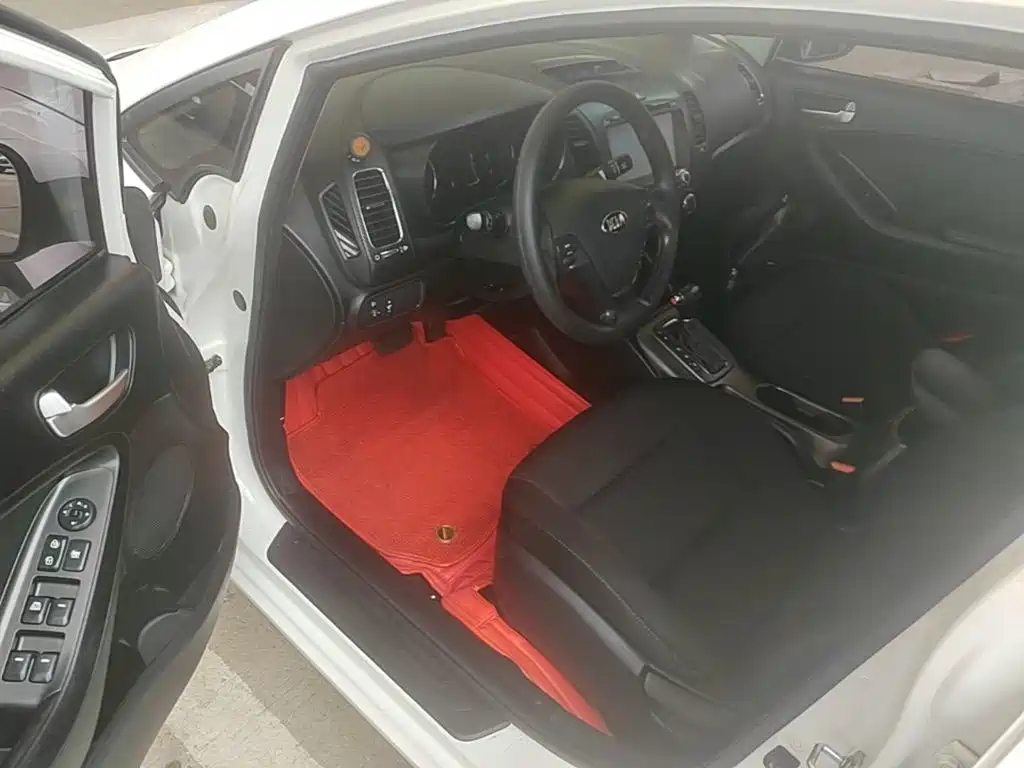 Kia K3 2015 — фото 16
