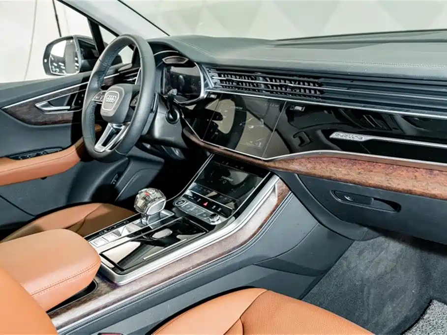 Audi Q7 2023 — фото 18