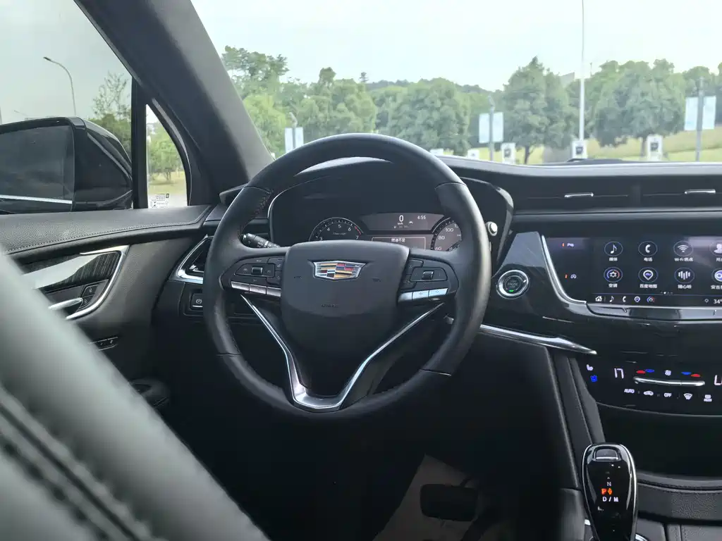 Cadillac XT6 2021 — фото 12