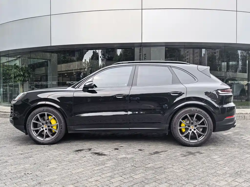 Porsche Cayenne 2023