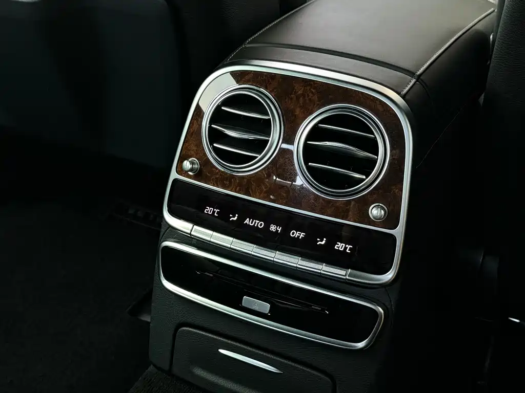 Mercedes-Benz S-Class AMG 2018 — фото 23