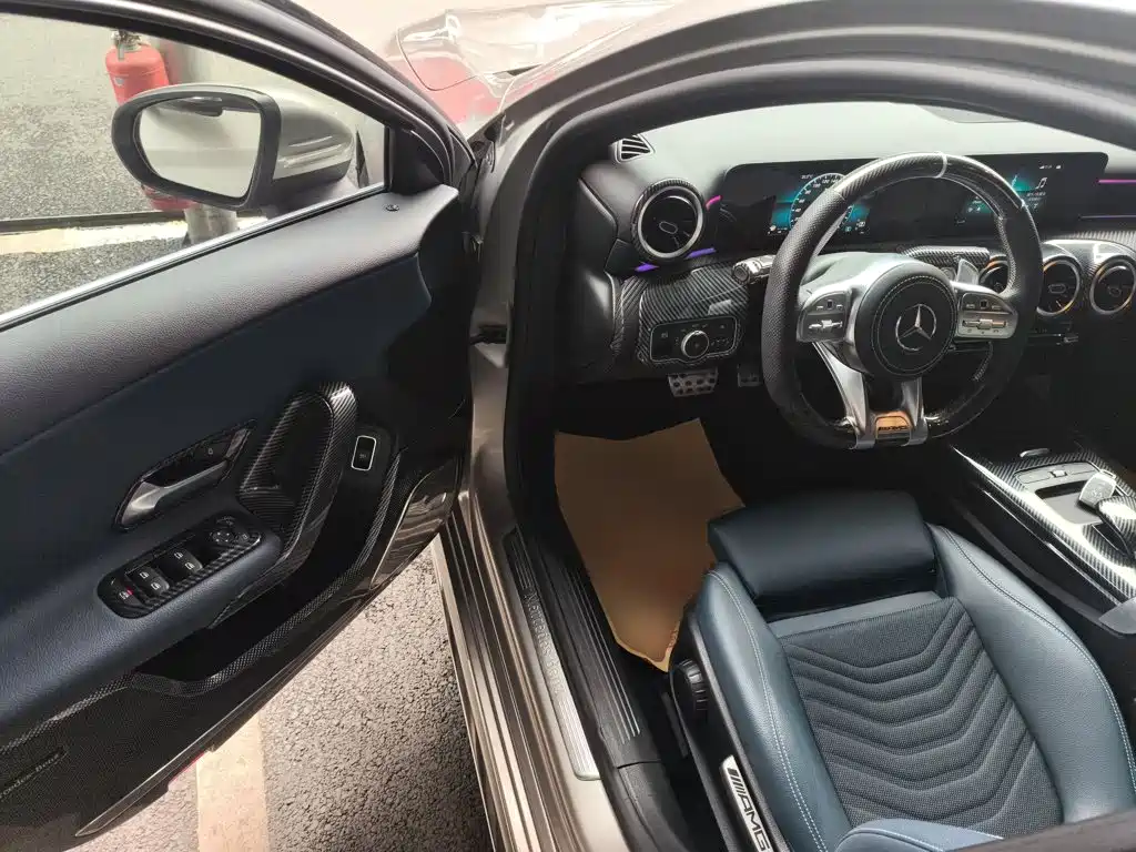 Mercedes-Benz A-Class 2019 — фото 12