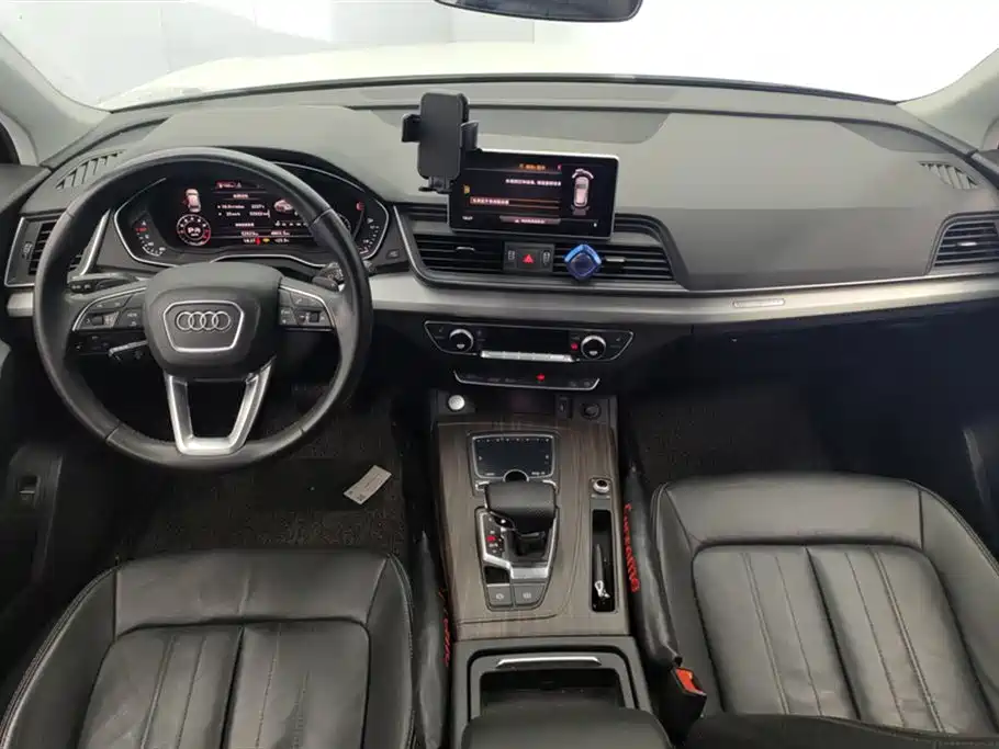 Audi Q5L 2021 — фото 12