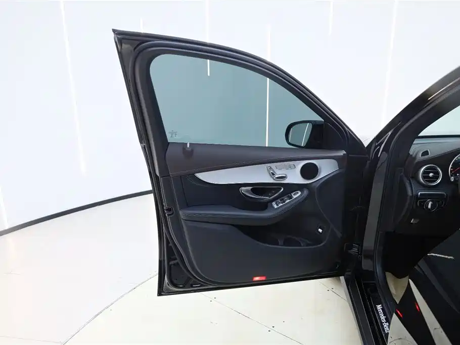 Mercedes-Benz GLC 2020 — фото 16