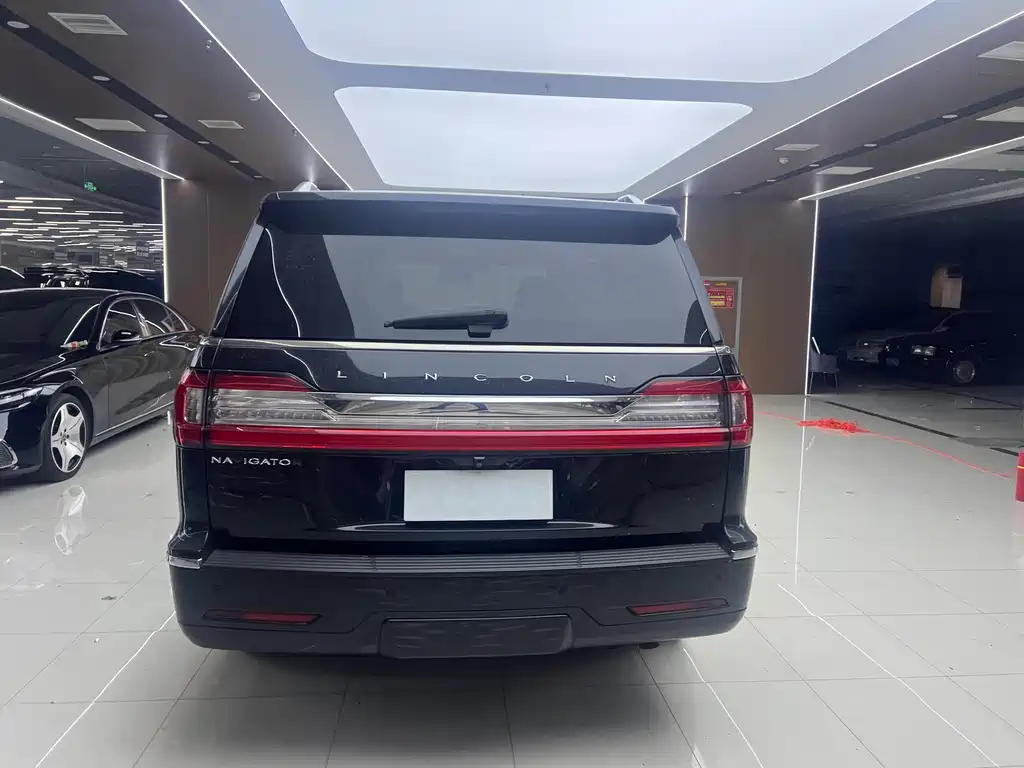 Lincoln Navigator 2019 — фото 11