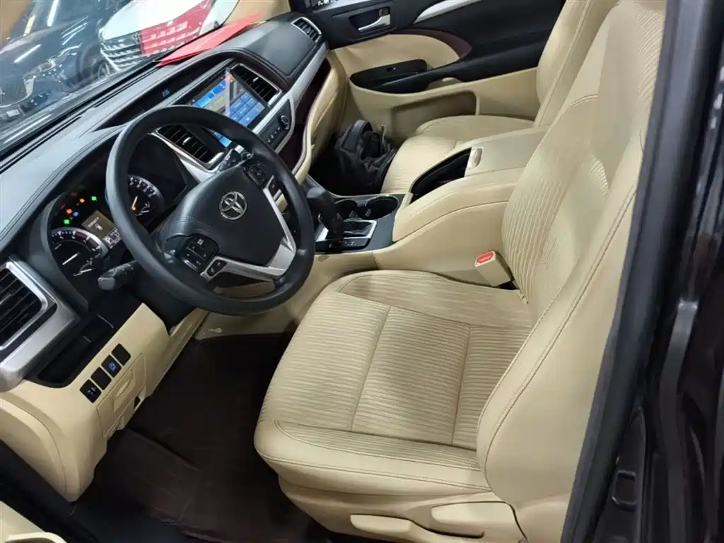 Toyota Highlander 2018 — фото 15