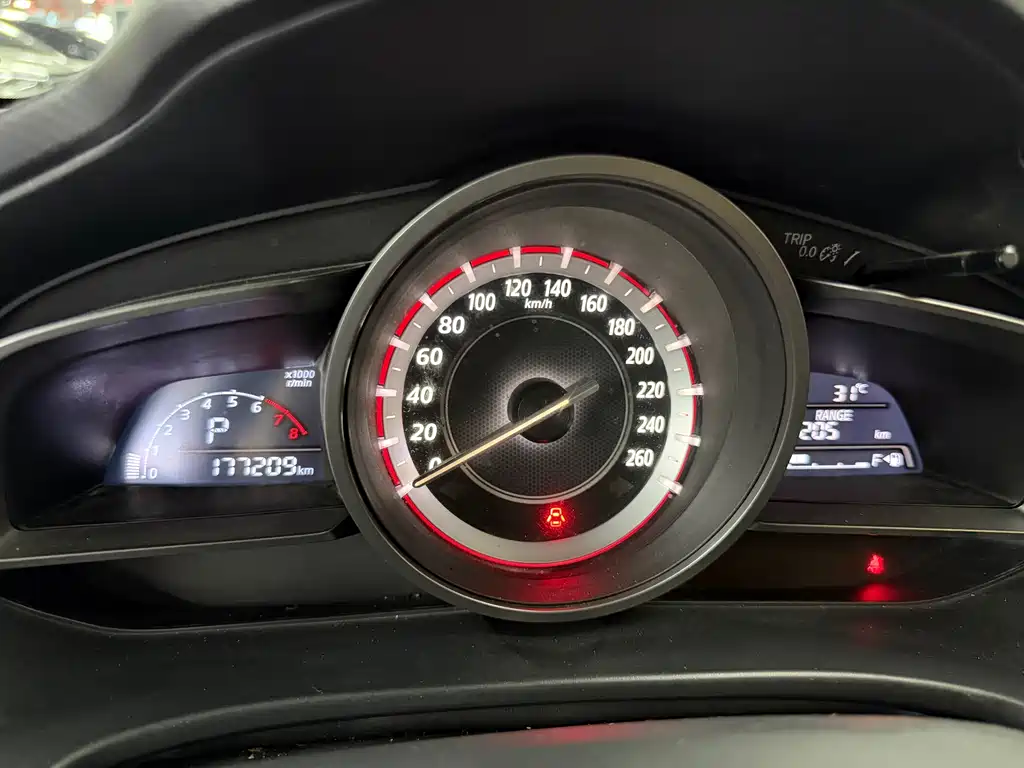 Mazda 3 Angkesela 2015