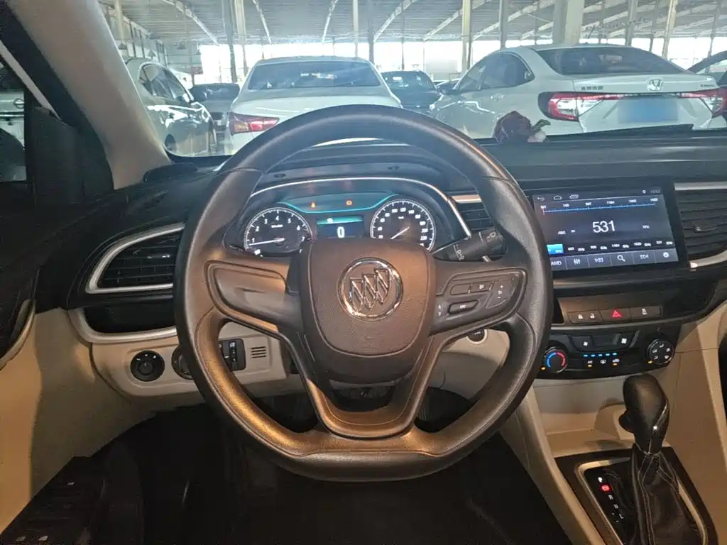 Buick Excelle 2017 — фото 11
