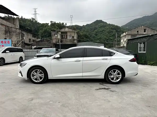Buick Regal 2021