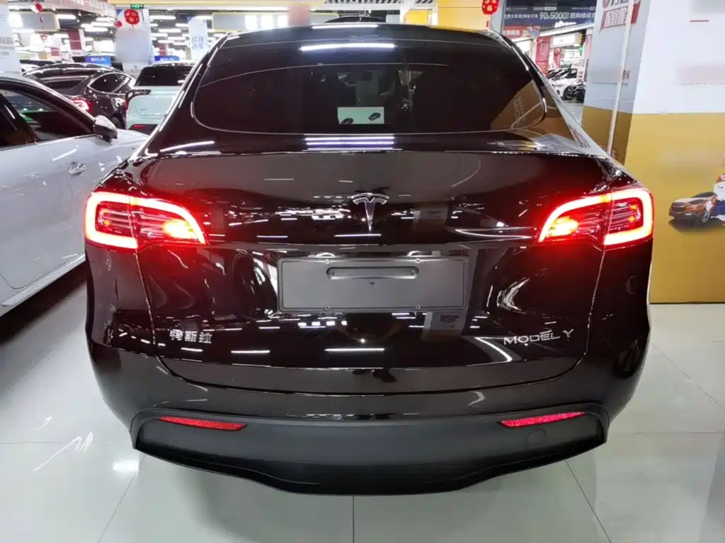 Tesla Model Y 2021