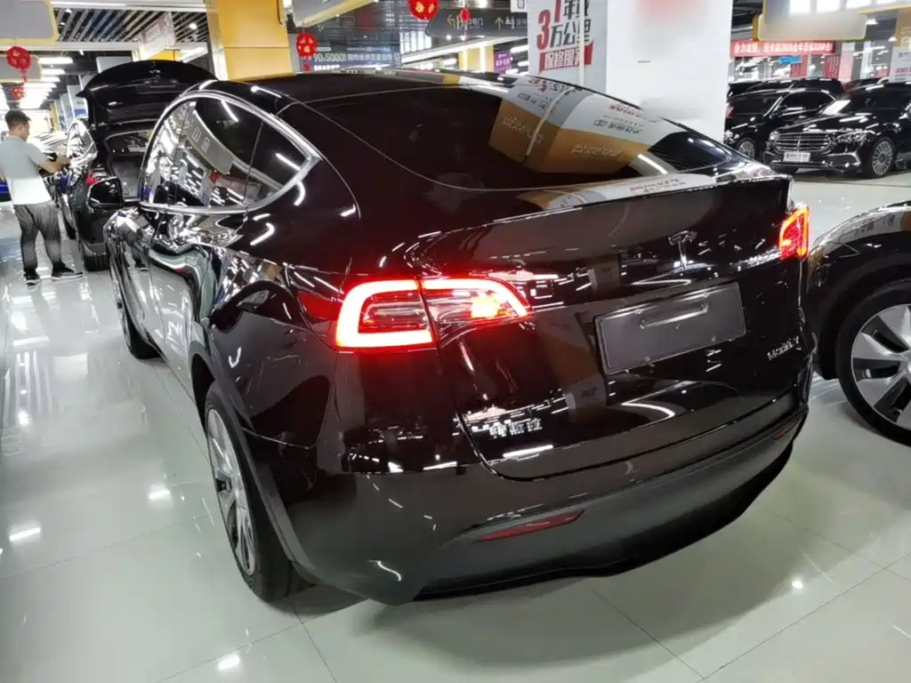 Tesla Model Y 2021