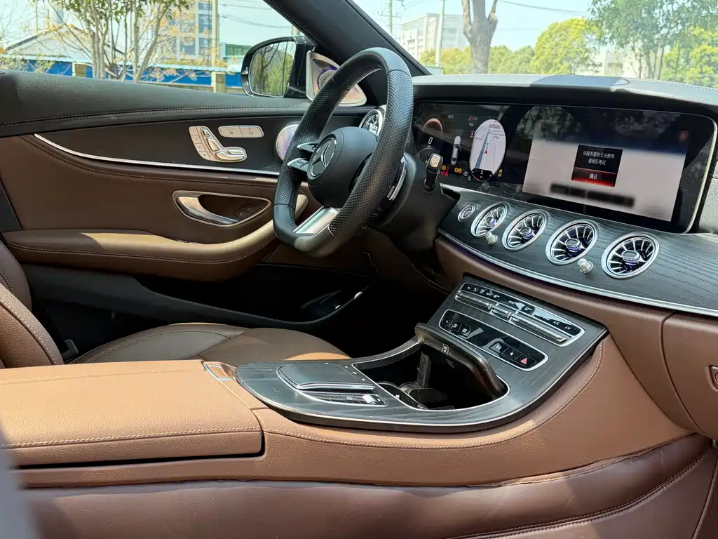 Mercedes-Benz E-Class 2023 — фото 4