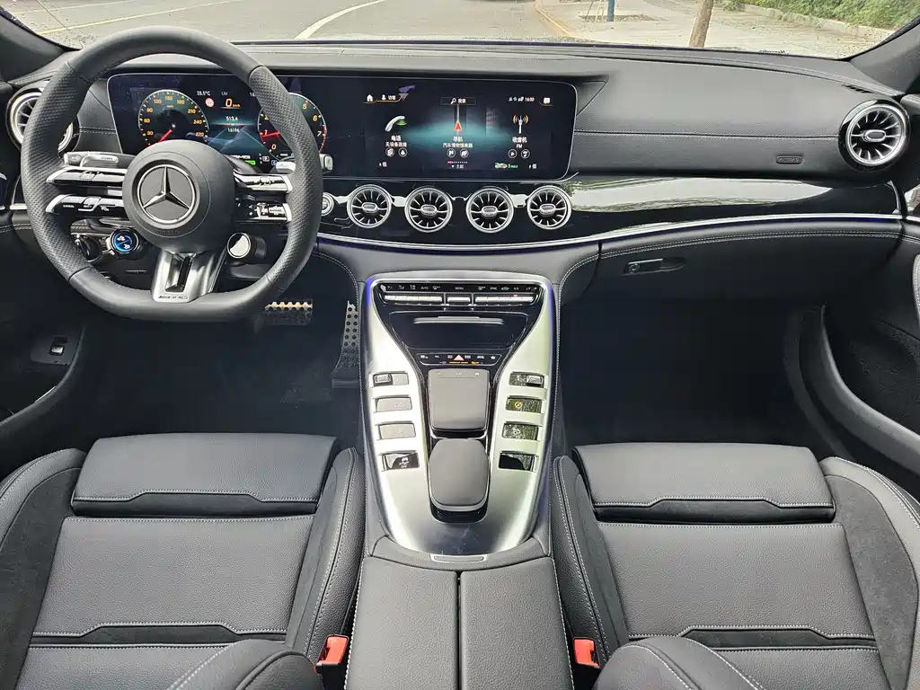 Mercedes-Benz AMG GT 2024 — фото 8