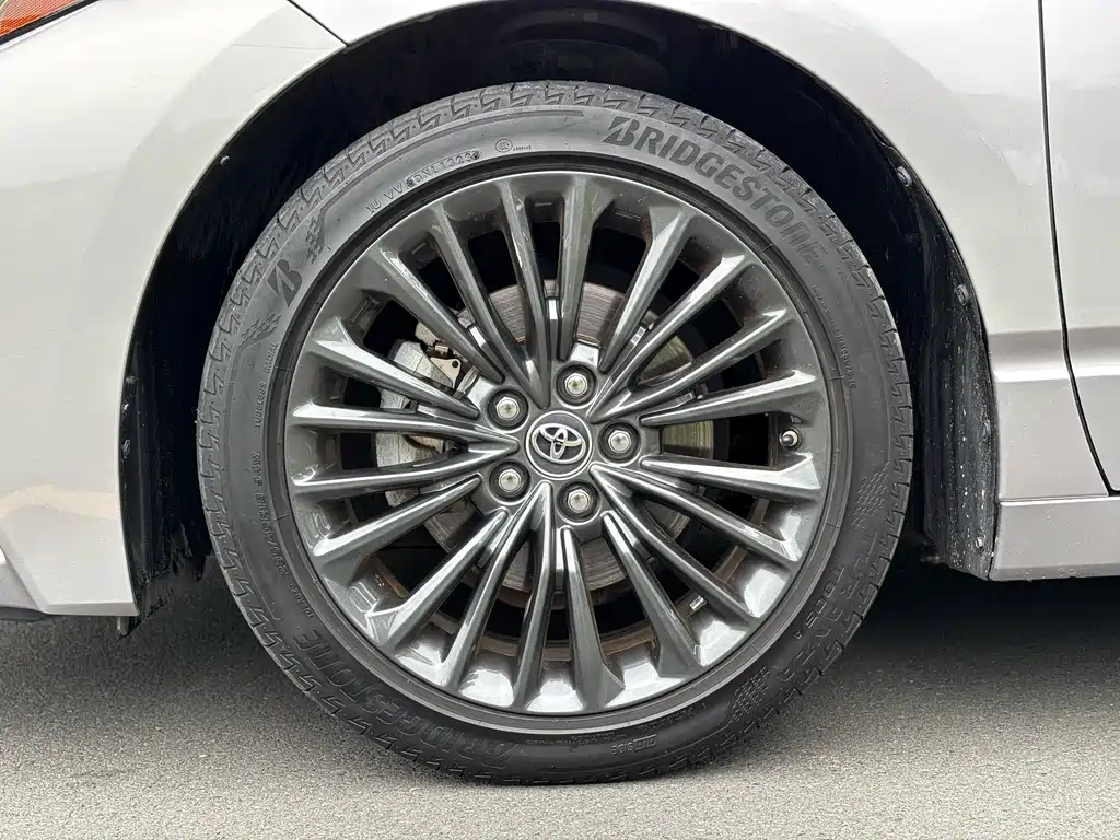 Toyota Avalon 2019 — фото 26