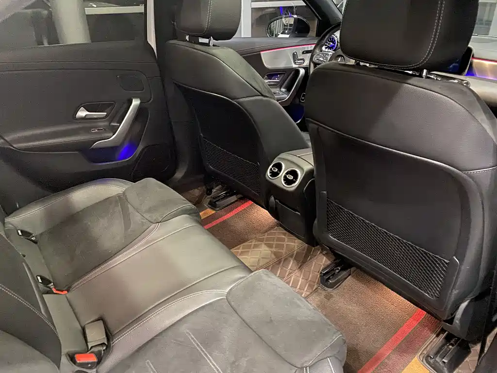 Mercedes-Benz A-Class 2020 — фото 12