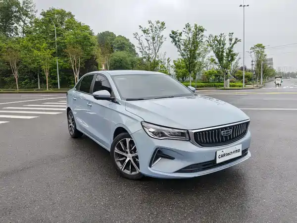 Geely Emgrand 2023