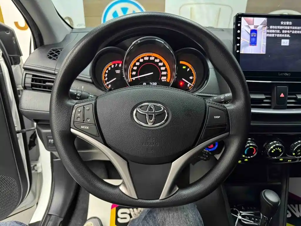 Toyota Yaris L 2023 — фото 11