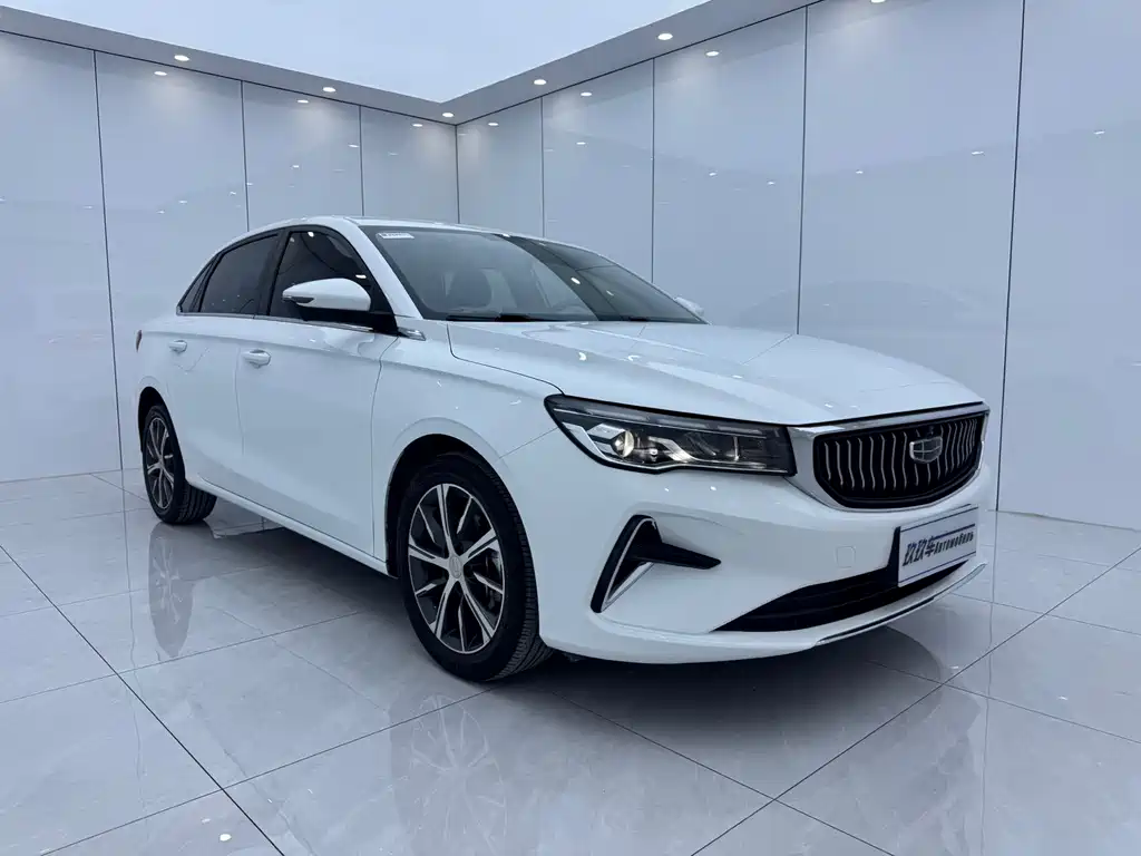 Geely Emgrand 2022