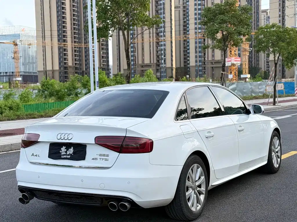 Audi A4L 2015 — фото 4