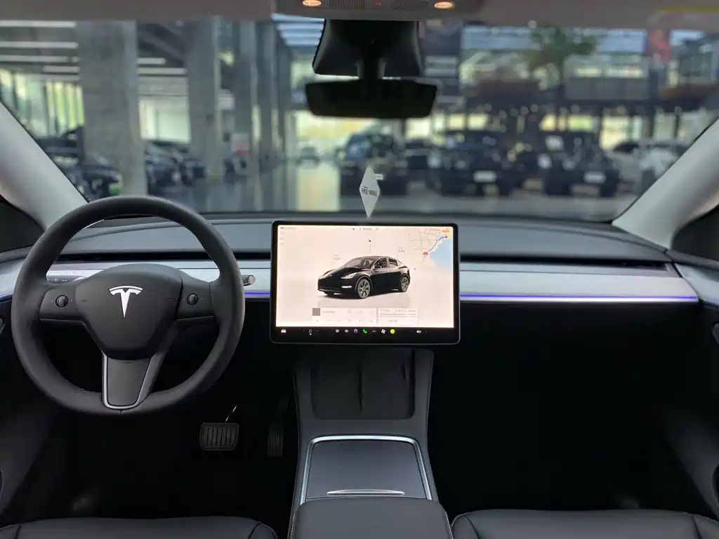 Tesla Model Y 2024 — фото 12
