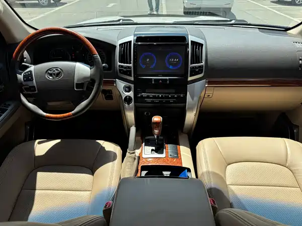 Toyota Land Cruiser 2015
