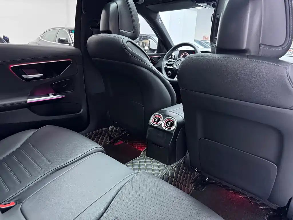 Mercedes-Benz C-Class 2023 — фото 14