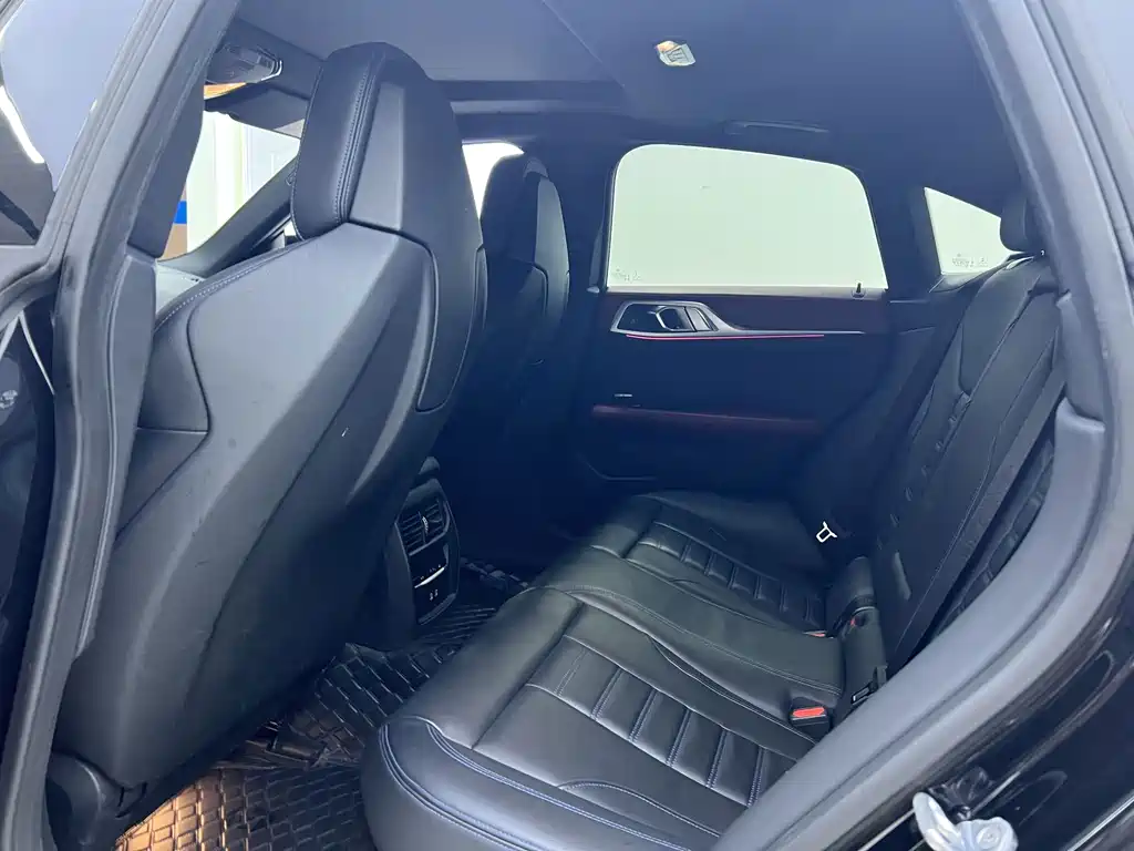 BMW i4 2022 — фото 19