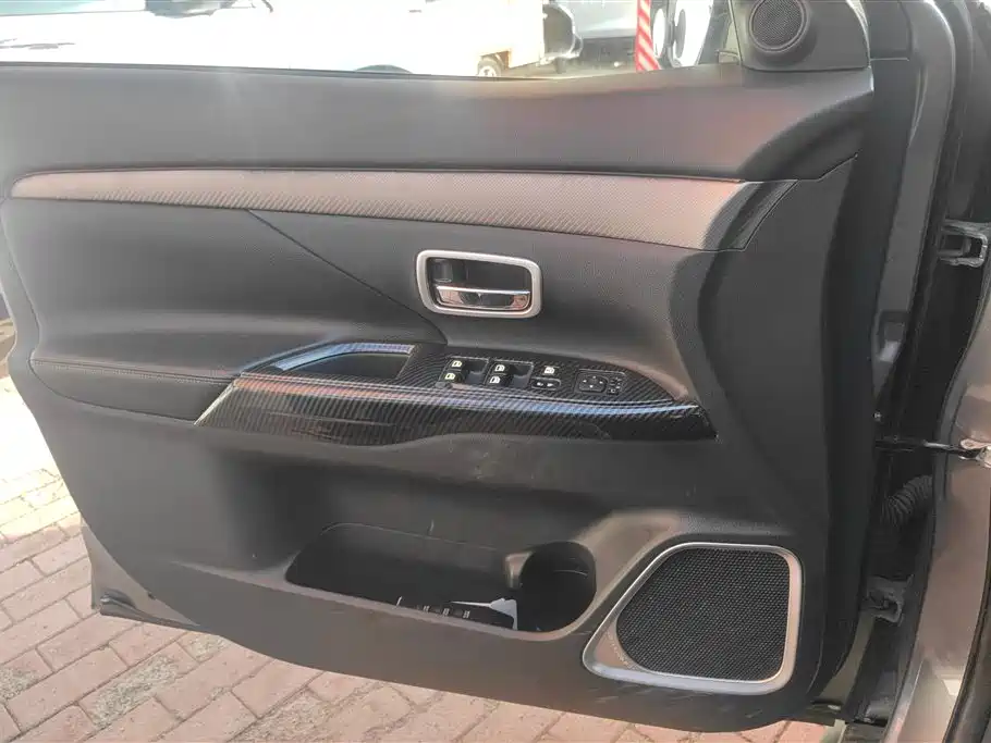 Mitsubishi Outlander 2014